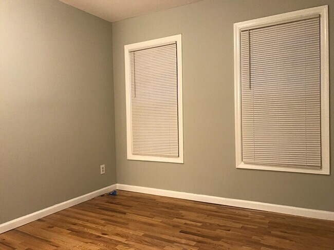 Building Photo - 452 Poplar St