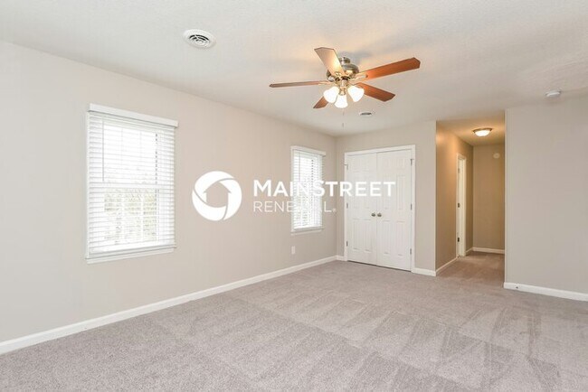 Building Photo - 4 Bedroom Pet-Friendly Home in Greensboro, NC with Main Street Renewal
