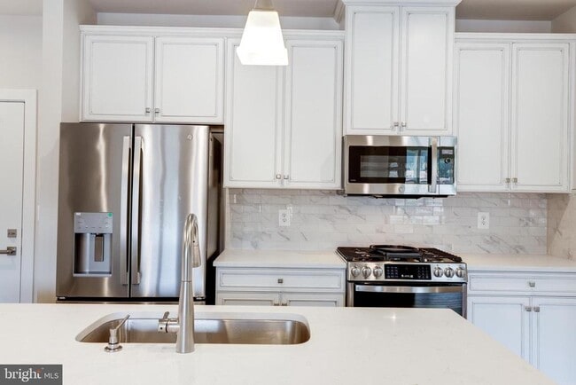 Building Photo - 46270 Mount Allen Ter