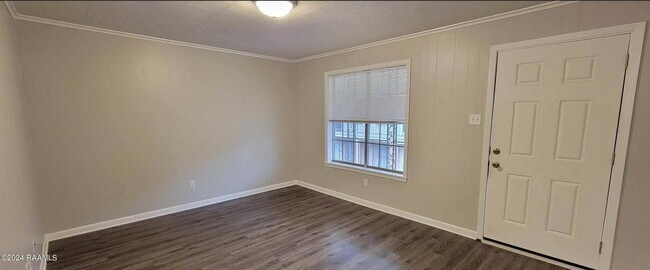 Building Photo - 718 Harding St