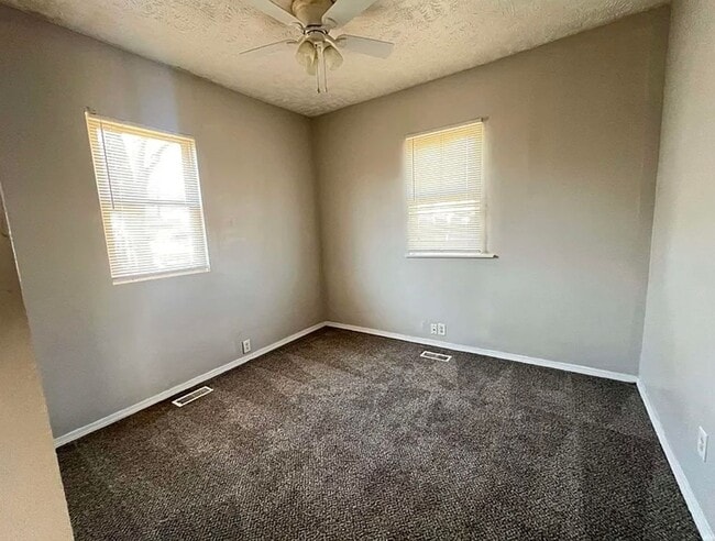 Building Photo - Welcome to our charming 1 bedroom