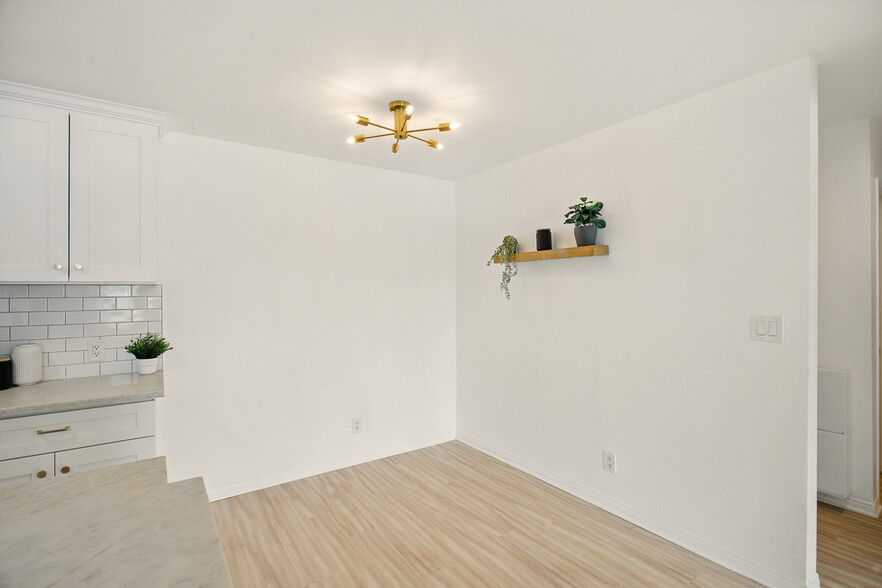 Building Photo - 4727 W 147th St