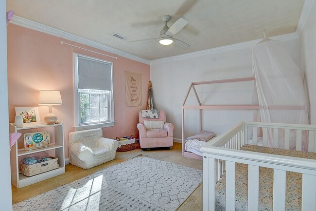 Building Photo - Spacious Ranch in Hickory