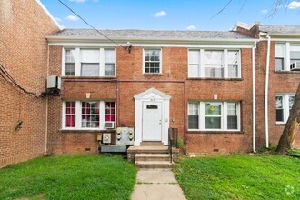 Building Photo - Charming 2 Bedroom Apartment in Beautiful ...