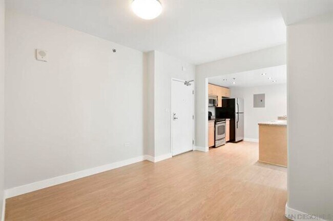 Building Photo - Urban Living in the Heart of Little Italy – 2 Bed / 1 Bath Condo at Acqua Vista
