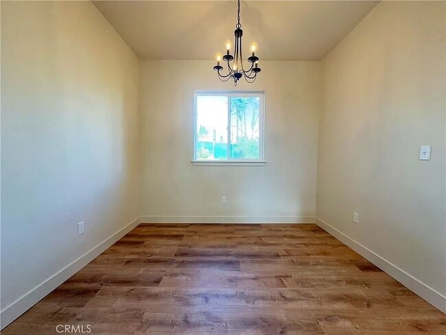 Building Photo - 5980 Crestmoor Dr