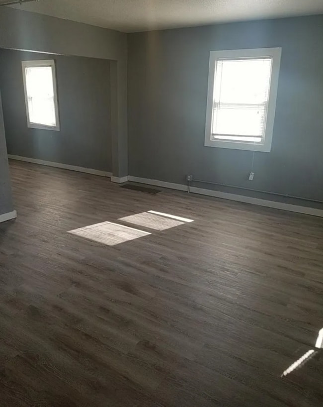 Building Photo - ****COMING SOON**** Charming 2-story home ...