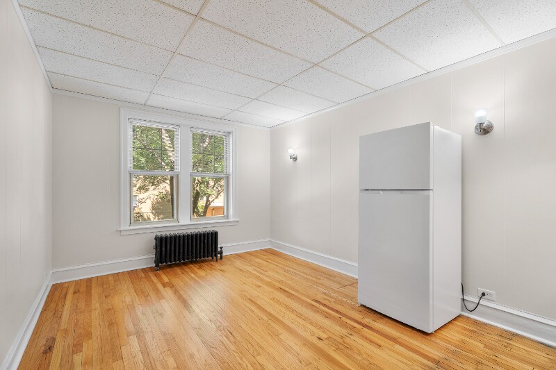 Building Photo - 1440 W Howard St