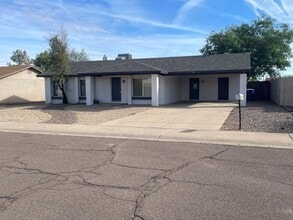 Building Photo - 3831 S Mitchell Dr