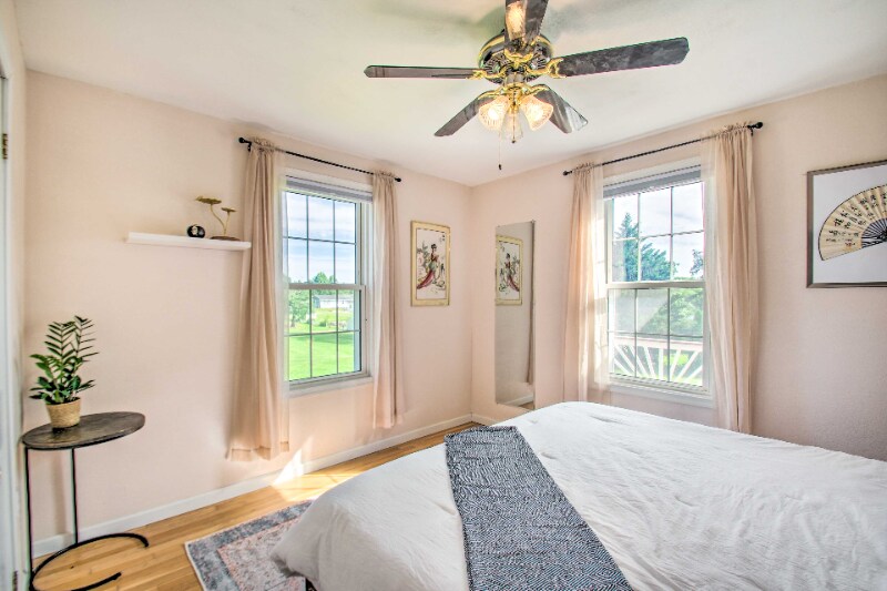 Building Photo - 703 10th St