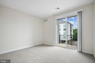 Building Photo - 131 Bridge Street Unit 1B-1-1332