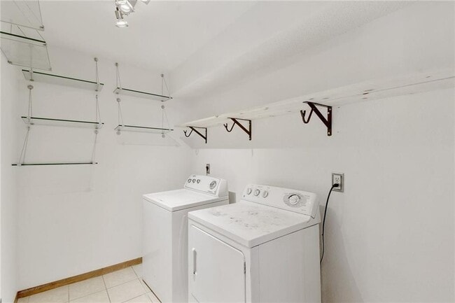 Building Photo - 4732 Palisade Dr