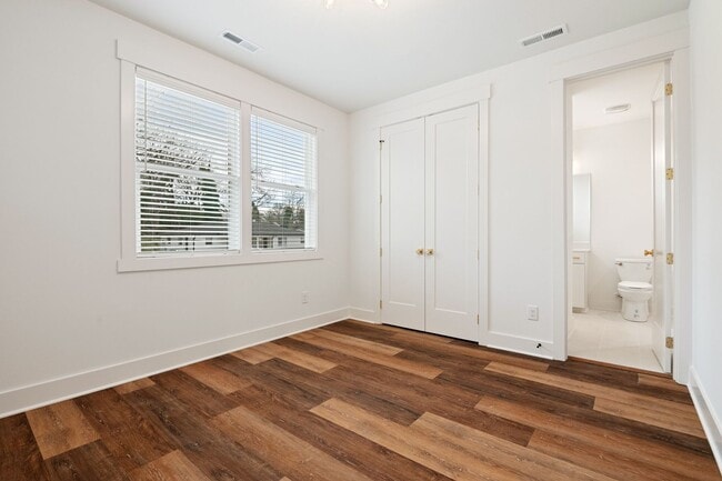 Building Photo - Modern 4-bedroom, 4-bathroom Home in Durham, NC