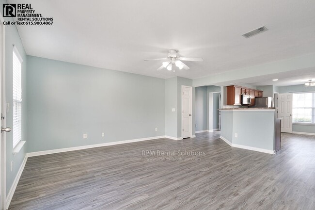 Building Photo - Amazing Smyrna 3BR townhome END-UNIT, just 1 mile from I-24!