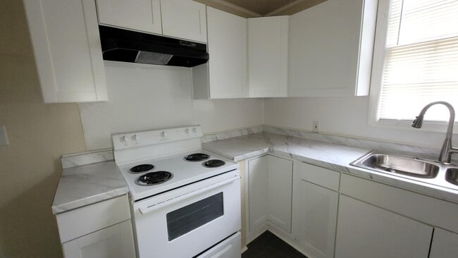 Building Photo - 308 Forrestal Ln