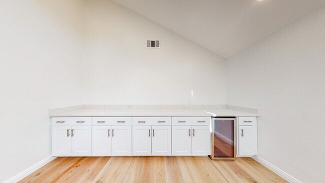 Building Photo - 5 bedroom, 5.5 bath, 4800 sq ft Prime Studio City Home with Pool and Hollywood Hills views