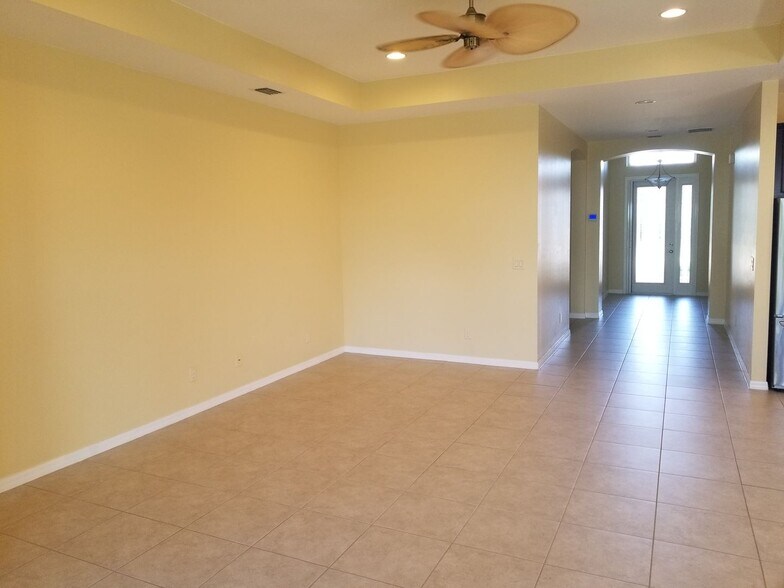 Building Photo - Celebration Cape - Gated Community - 3/2+Den/2 car garage