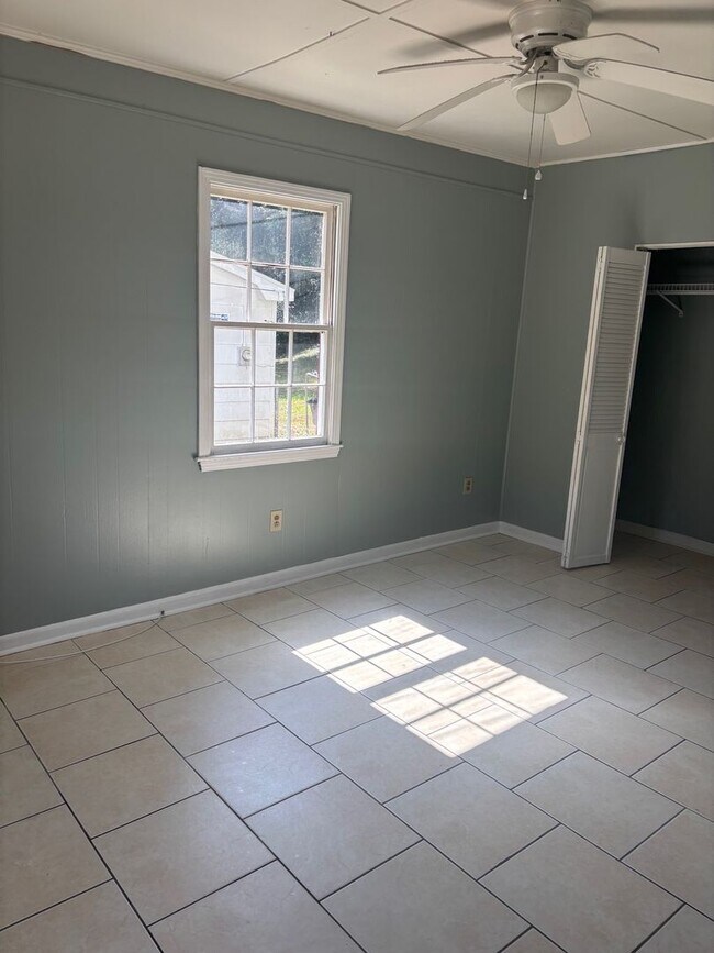 Building Photo - 4161 Yorkshire Ln