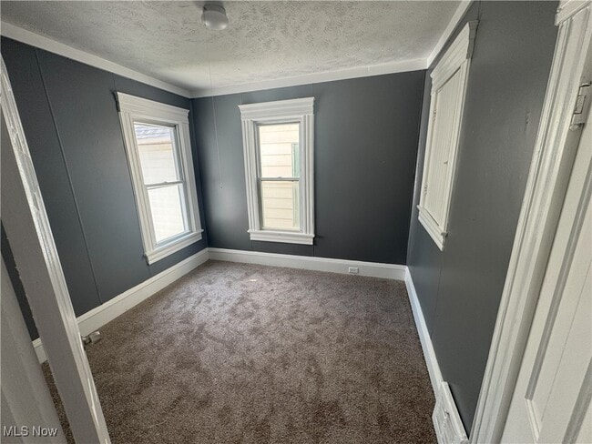 Building Photo - 2048 W 95th St