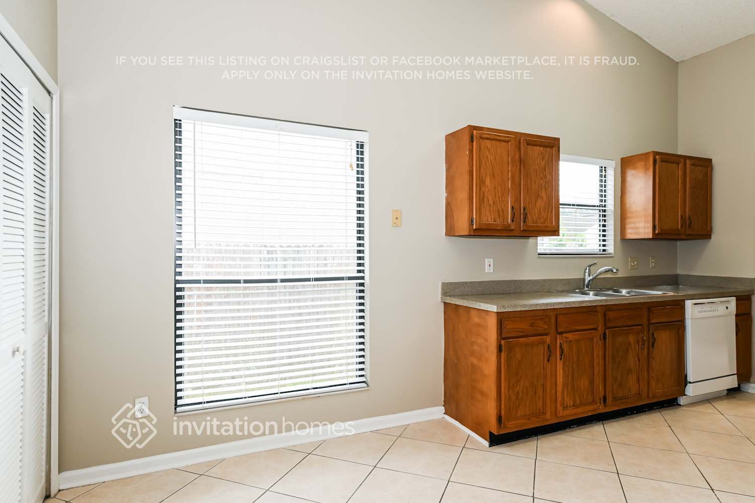 Building Photo - 3862 English Colony Dr N