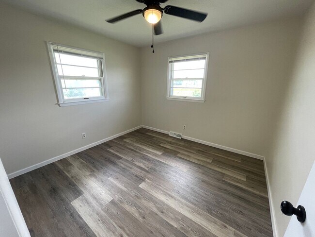 Building Photo - 2207 Clark Ln