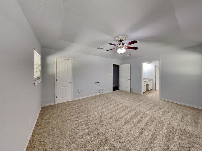 Building Photo - Hidden Gem in Woodland West Estates – Spacious, Stylish & Move-In Ready!
