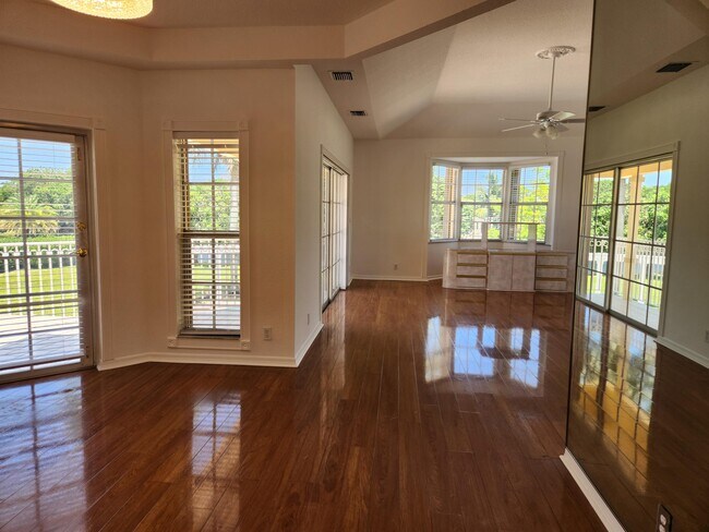 Building Photo - 17885 Fieldbrook Cir E