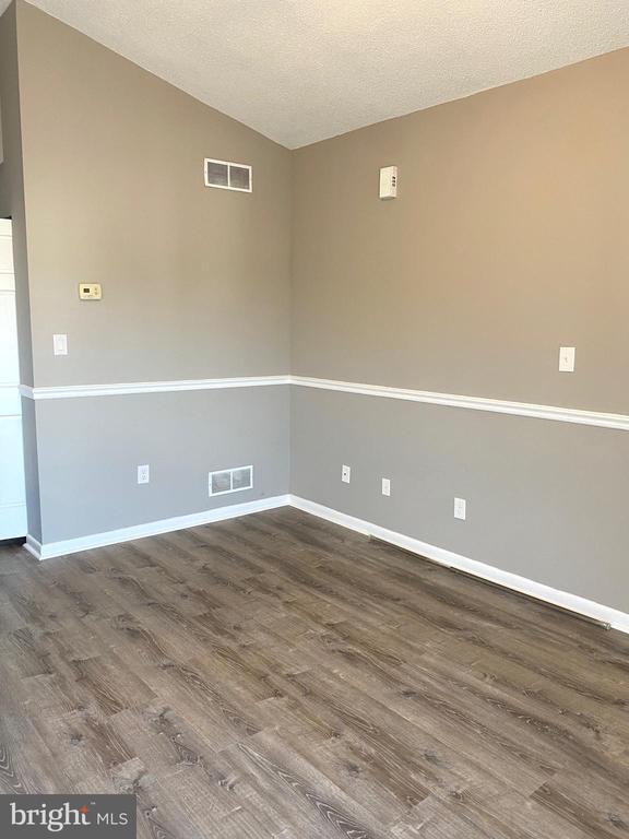 Building Photo - 478 E Main St