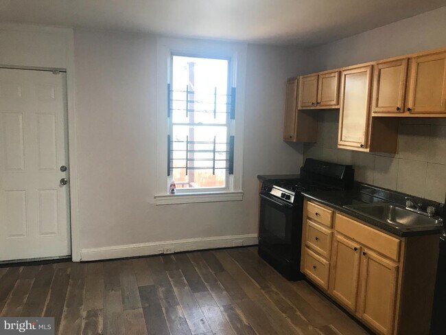 Building Photo - 1522 Plum St