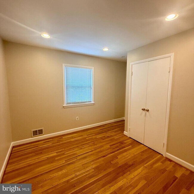 Building Photo - 14605 Nadine Dr