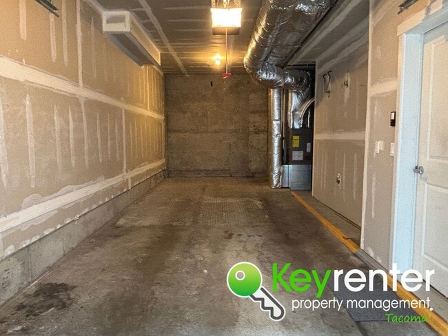 Building Photo - 2164 Yakima Ct