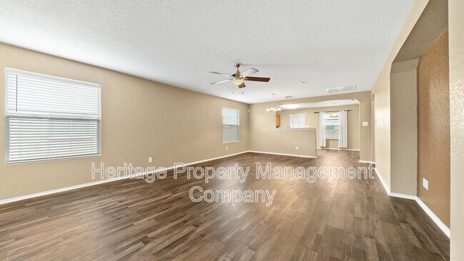 Building Photo - 233 Willow Crest