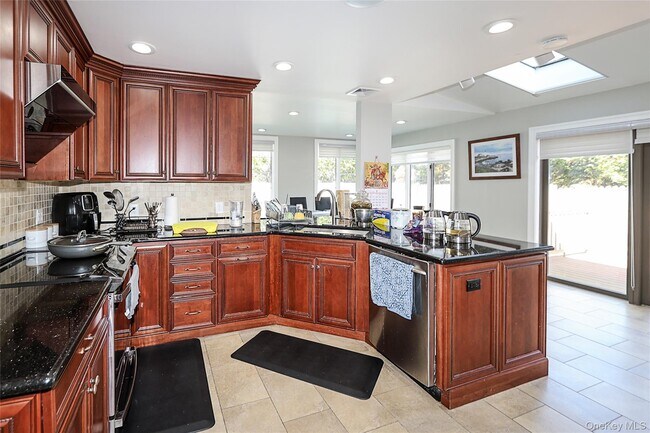 Building Photo - 11 Otsego Ave