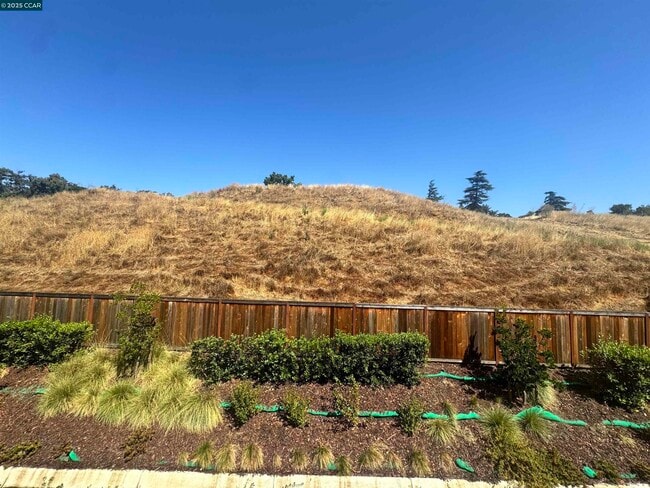 Building Photo - 725 Delve Ct