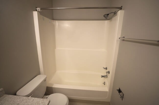 Building Photo - Cedarwood Condos - Cable, Internet & Under...