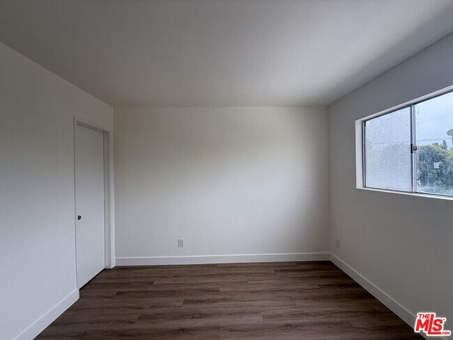 Building Photo - 523 Ashland Ave