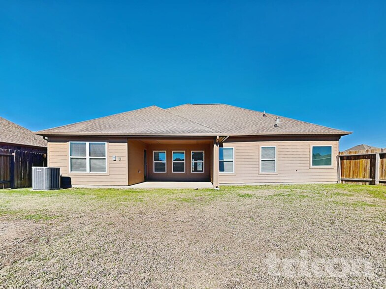 Building Photo - 27005 Wichita Ct