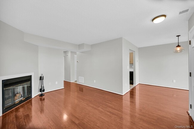 Building Photo - 4706 Whispering Hills Dr