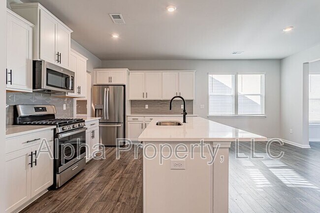 Building Photo - 131 Battery Creek Dr