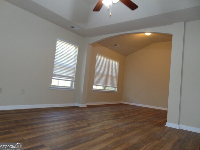 Building Photo - 1320 Napa Valley Dr SW