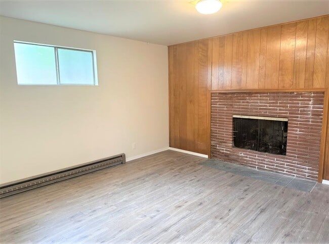 Building Photo - 3 bedroom in Seattle WA 98115