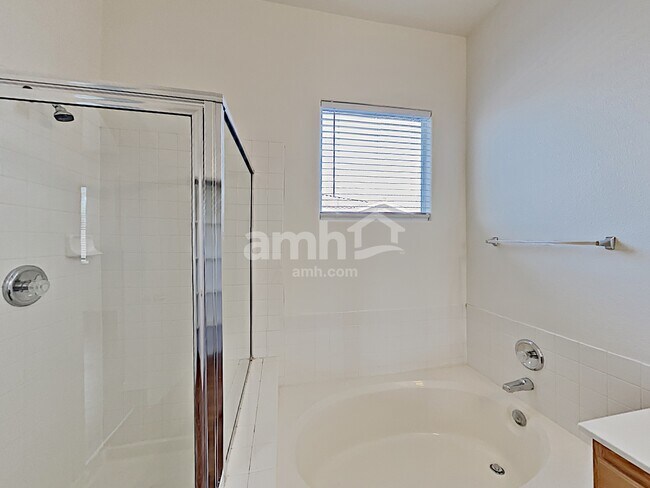 Building Photo - 2849 Serenidad Dr