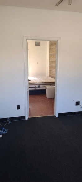 Building Photo - 111 Main St