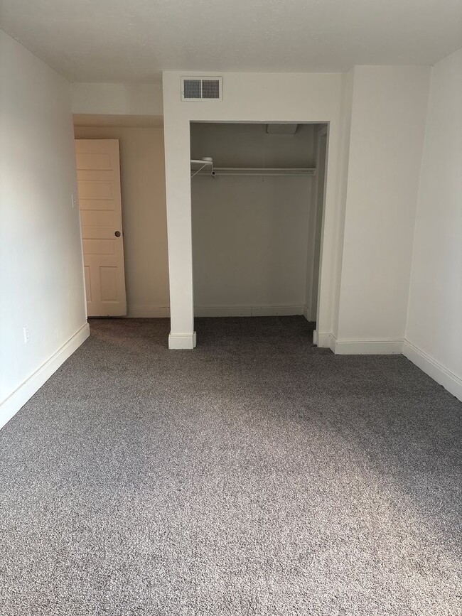 Building Photo - 1 Bed/1Bath Apartment-York City SD