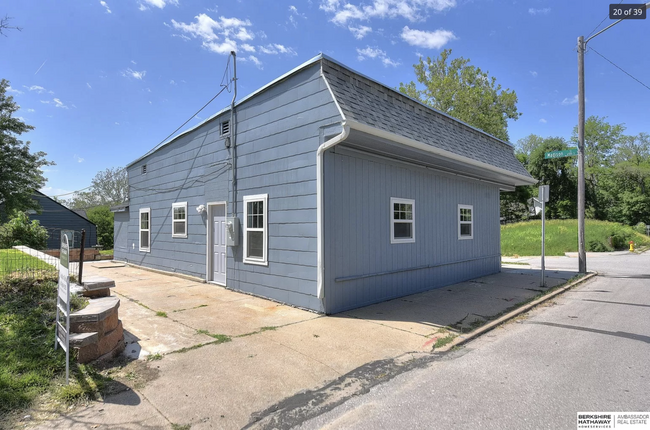 Building Photo - 1301 Madison St