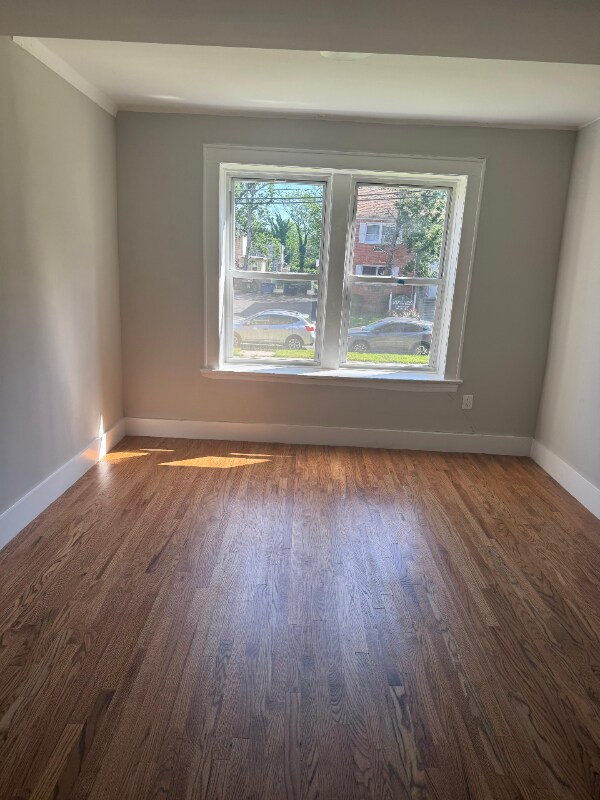 Building Photo - 515 W 7th St