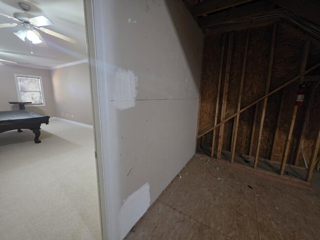 Building Photo - Spacious 4-Bedroom Home for Rent in Kings ...