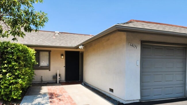 Building Photo - Rarely Available, Single-story, 2Bd 2Ba re...