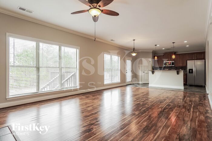 Building Photo - 5179 Meadow Lake Cir