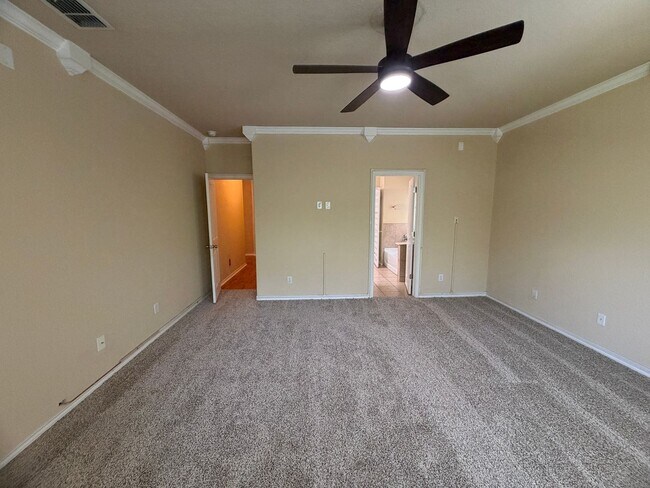 Building Photo - 9103 Rainbow Creek